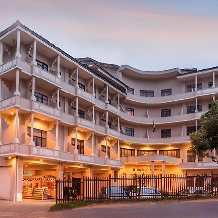 Devon Hotel Kandy Exteriör bild