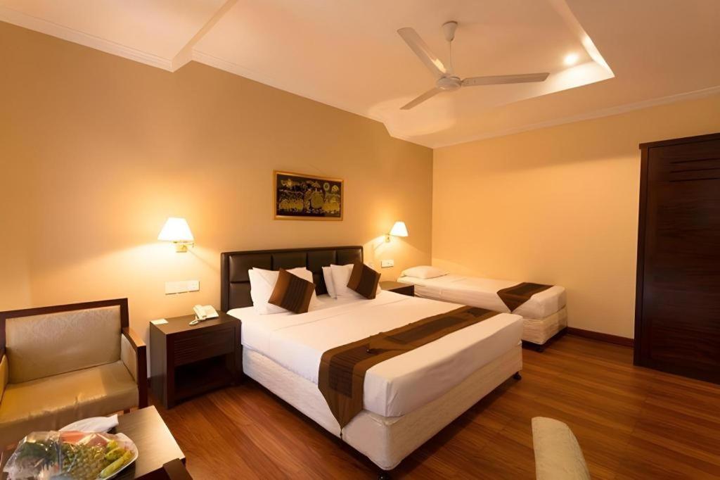 Devon Hotel Kandy Exteriör bild