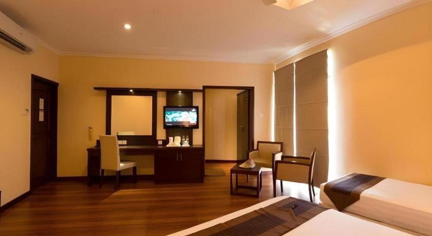 Devon Hotel Kandy Exteriör bild